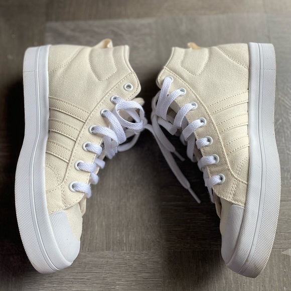 Adidas Canvas - Picture 1 of 16